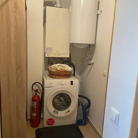 Apartma 16